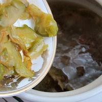 榨菜鸭翅汤的做法 步骤8