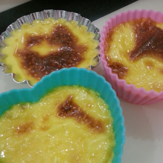 Crèmebrulée。法式烤布雷。焦糖布丁。