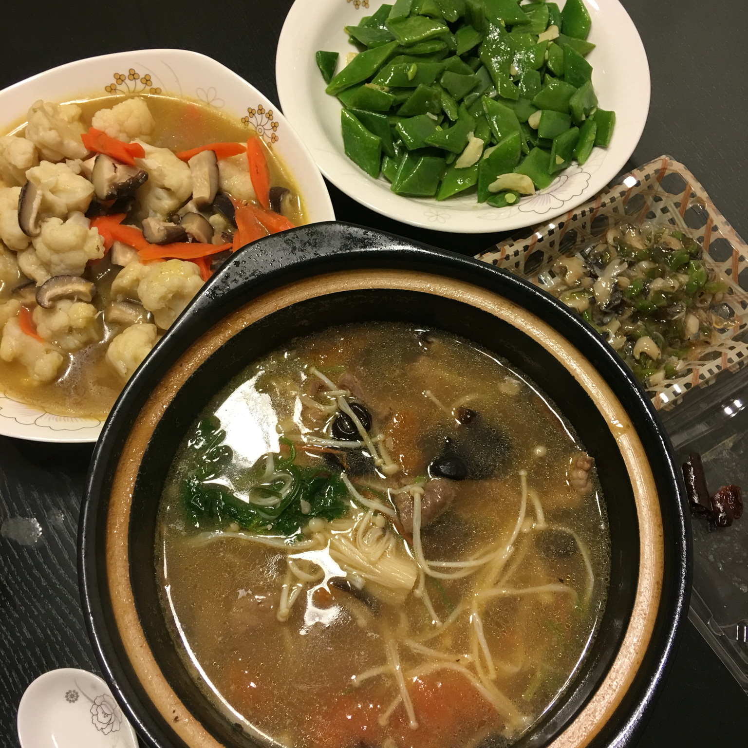 番茄金针菇肥牛
