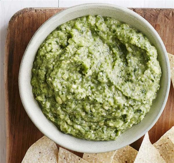 黏果酸浆（tomatillo）牛油果酱的做法