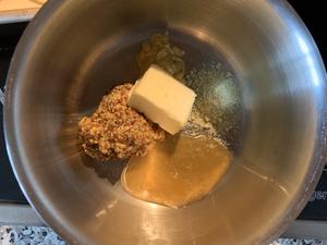 蜂蜜芥末酱配鸡胸肉和香草土豆的做法 步骤3