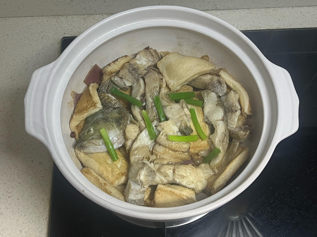 鲈鱼豆腐煲