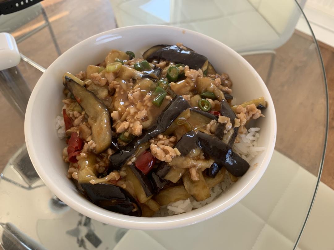 开胃下饭菜！巨简单的家常鱼香茄子煲