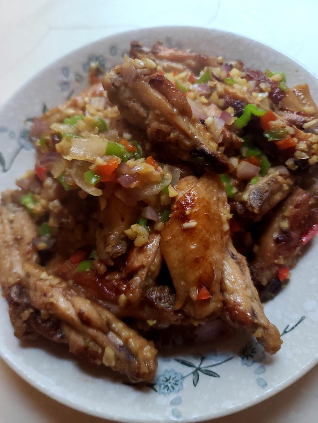 网红菜～好吃到嗦手指的蒜香鸡翅