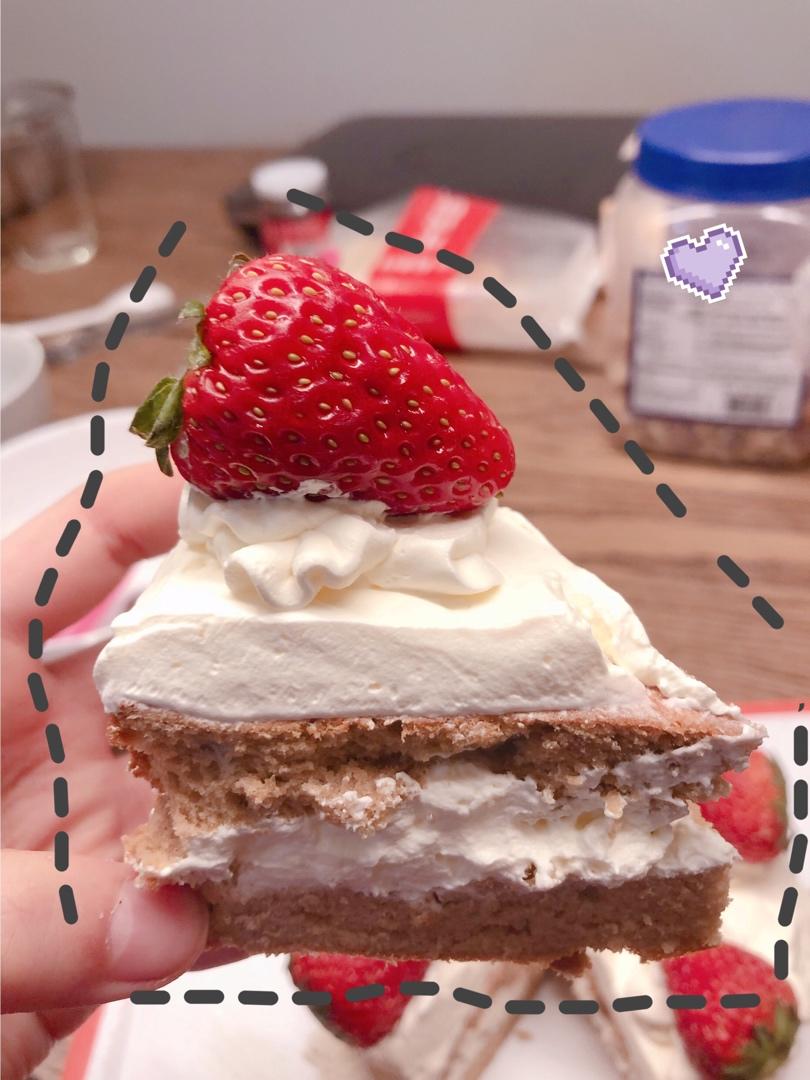 可可草莓裸蛋糕