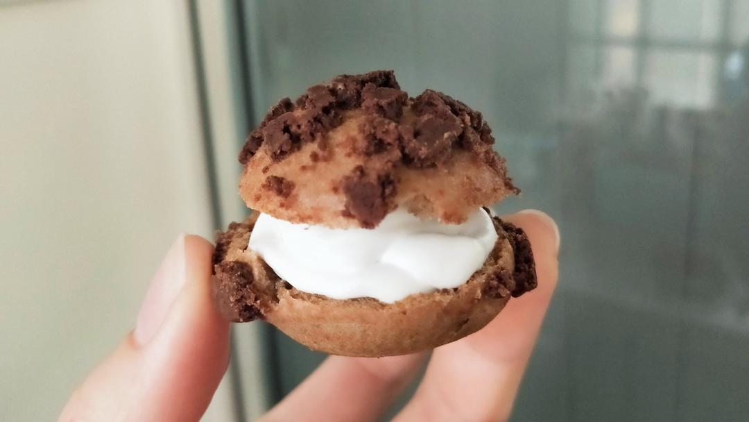 巧克力酥皮泡芙Chocolate Puff