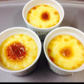 Crèmebrulée。法式烤布雷。焦糖布丁。