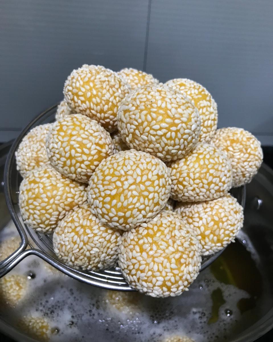 黄金球之一（南瓜芝麻球）