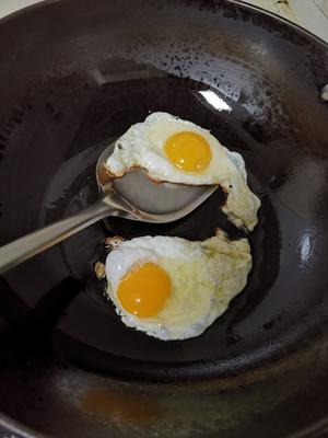 煎鸡蛋的做法 步骤5