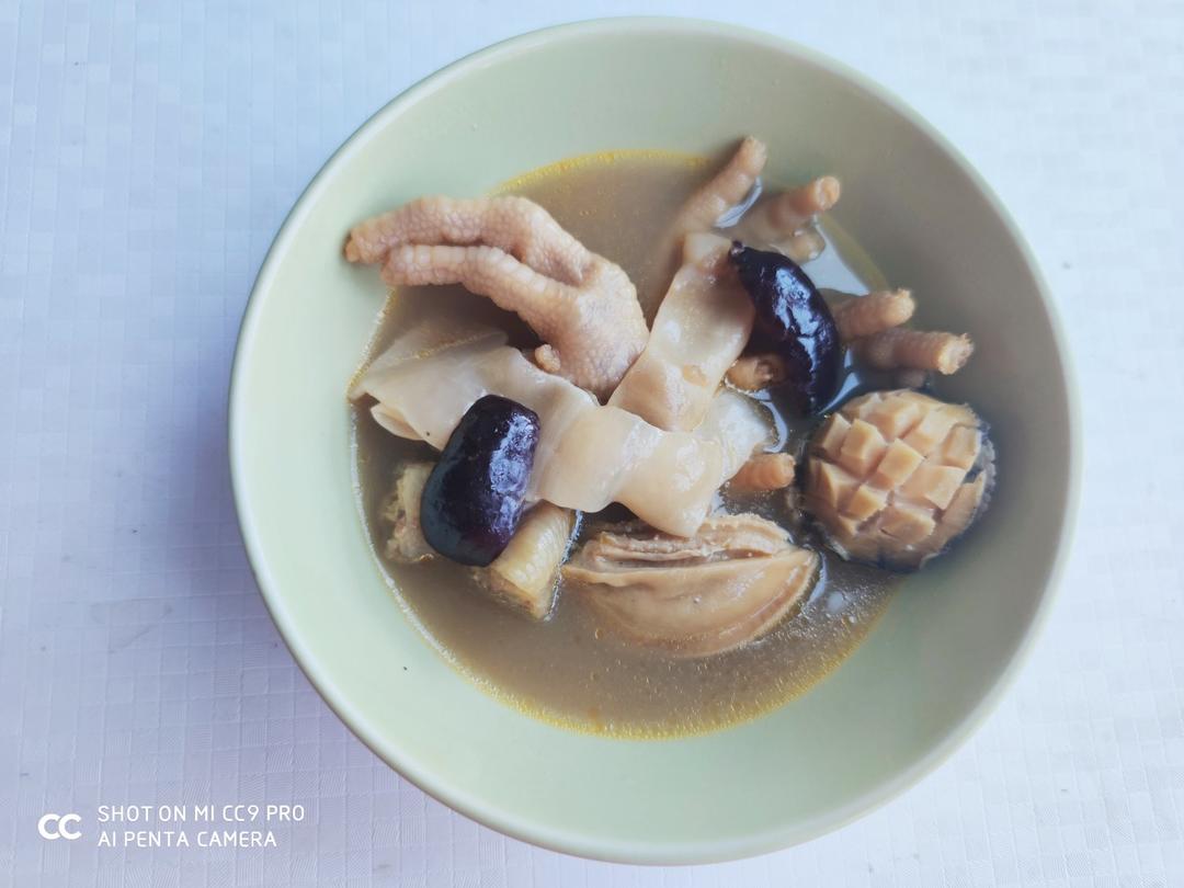 花胶鸡脚干贝汤