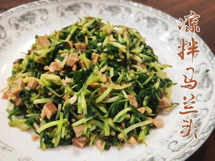 春天的美味：清爽好吃的凉拌马兰头茶干