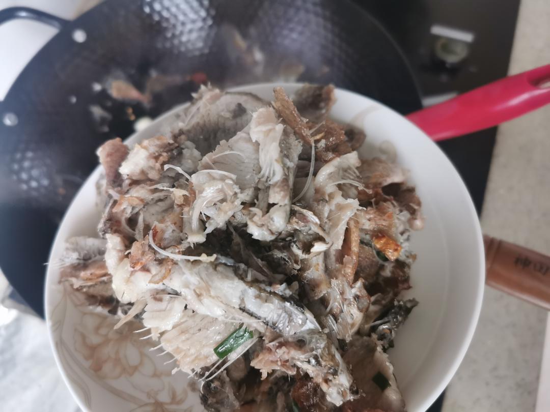 超简单红烧小杂鱼（野生小鲫鱼）