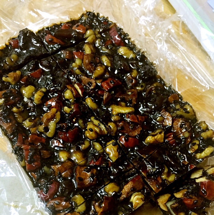 核桃桂圆芝麻红枣阿胶膏