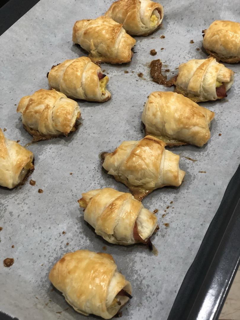 香肠酥皮卷：手抓饼皮还能这样吃，不用和面快速搞定早餐