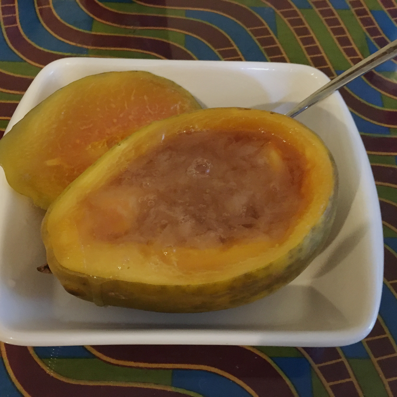 银耳牛奶木瓜盅