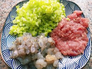 芹菜虾肉水饺的做法 步骤1