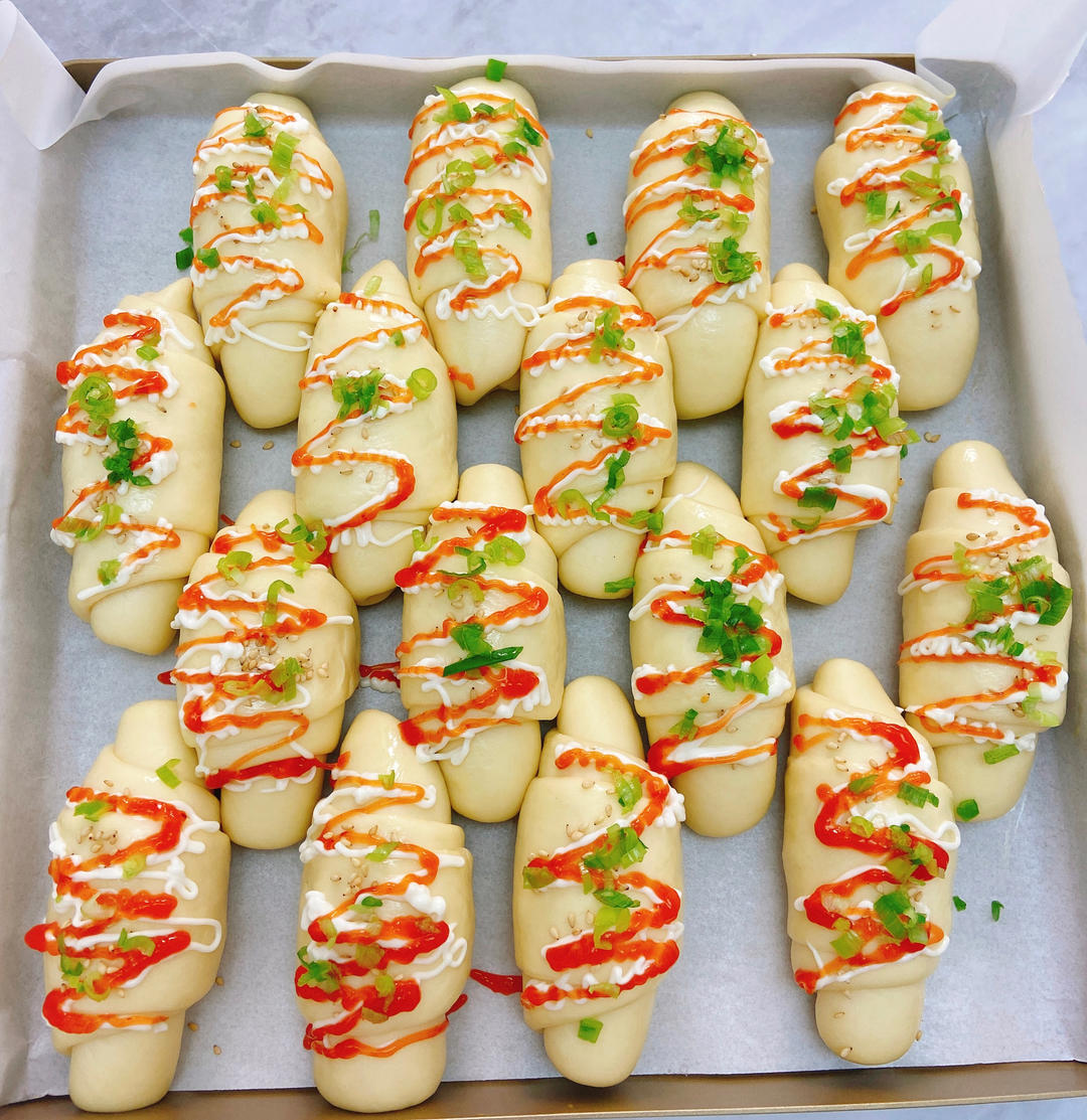 这热狗面包只需1次发酵，成品巨软