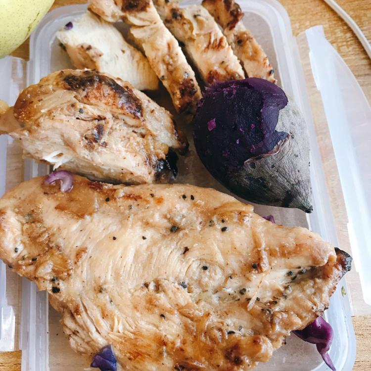 香煎鸡胸肉(蜂蜜蒜香)