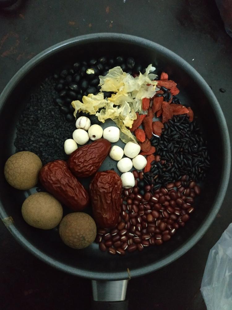 五黑生发粥(听说能长头发啦)的做法