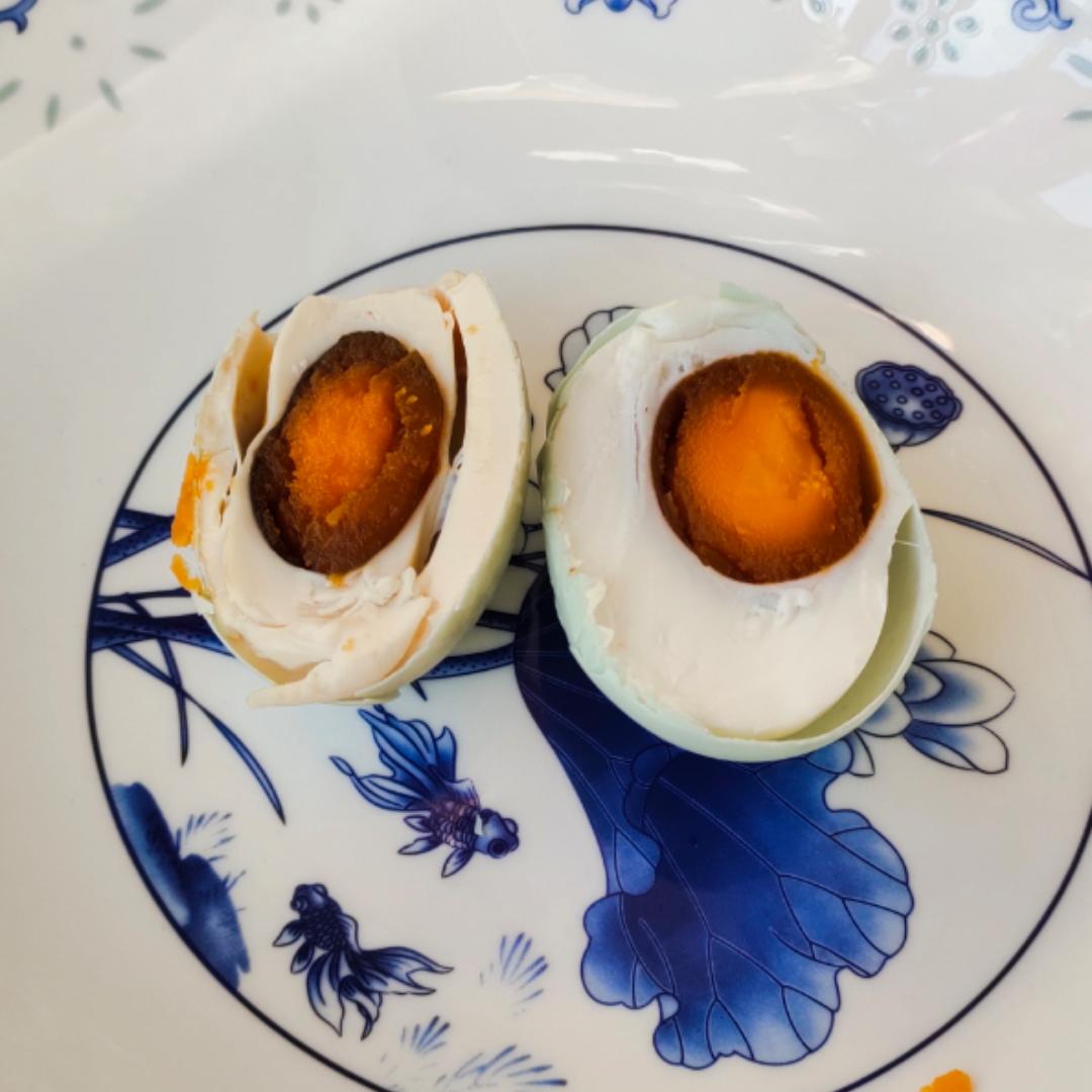 腌制“富到流油”的咸鸭蛋（一年四季都可以自制的方子）