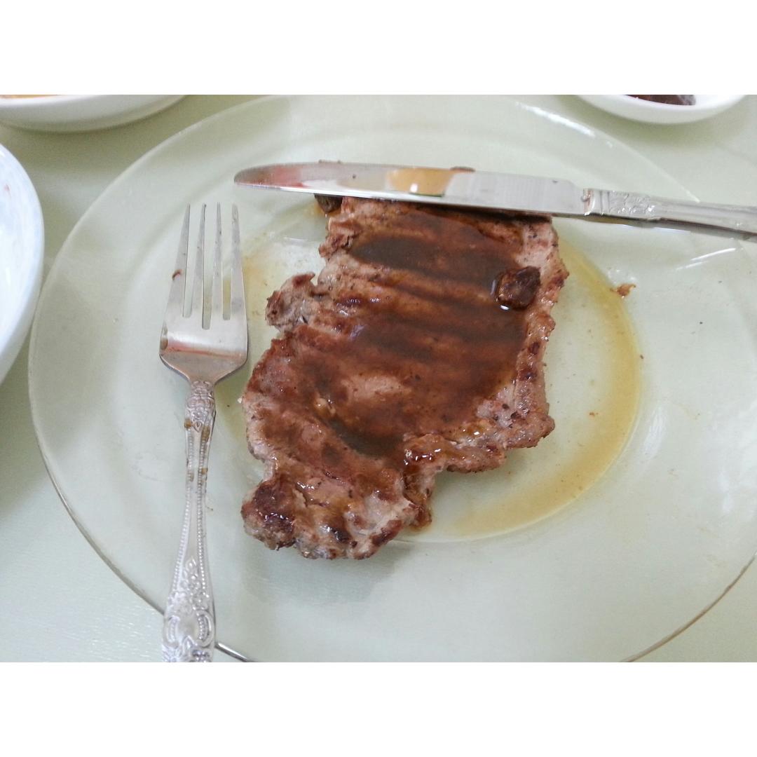 西冷牛排配黑椒汁
Sirloin Steak with Black Pepper Sauce