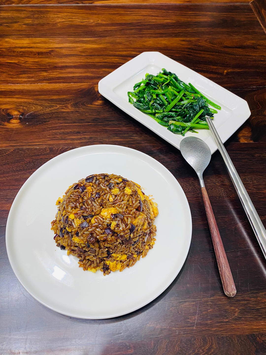 好吃到舔盘的酱油炒饭！