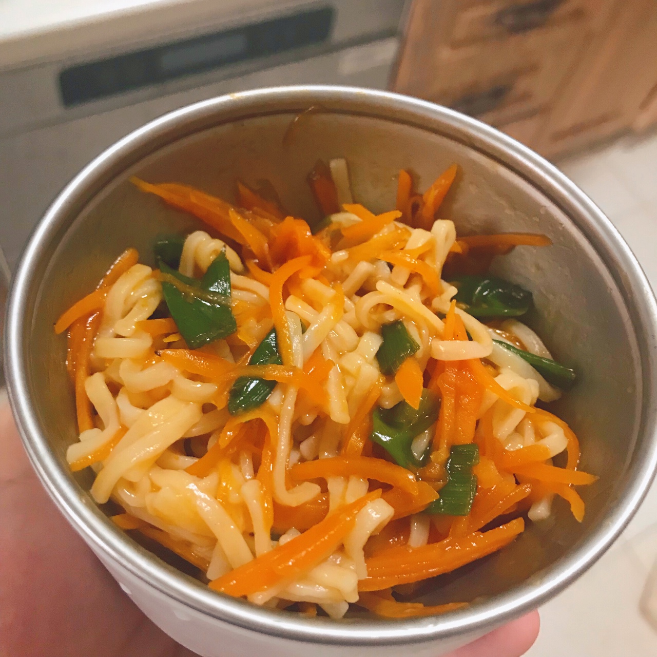 品·餐｜🥕胡萝卜葱油拌面🍜的做法