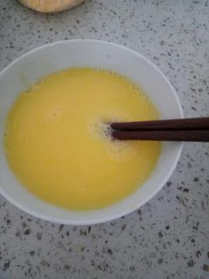 电饭锅鸡蛋羹的做法 步骤2