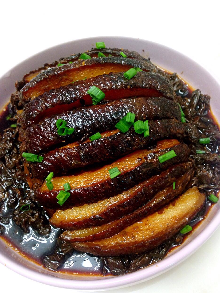 三主一仆做的梅菜扣肉
