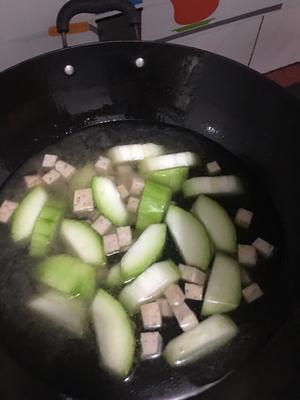 猪肉块虾皮干冬瓜煲的做法 步骤6