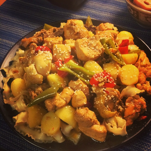 美味新疆大盘鸡