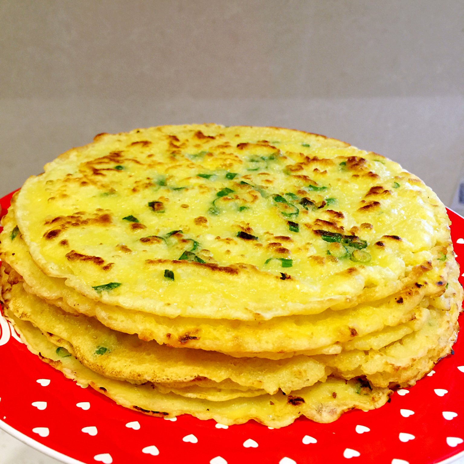 小哇家的橘子红了做的葱油鸡蛋饼