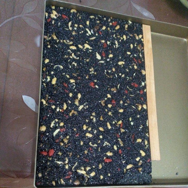 枸杞核桃花生黑芝麻片