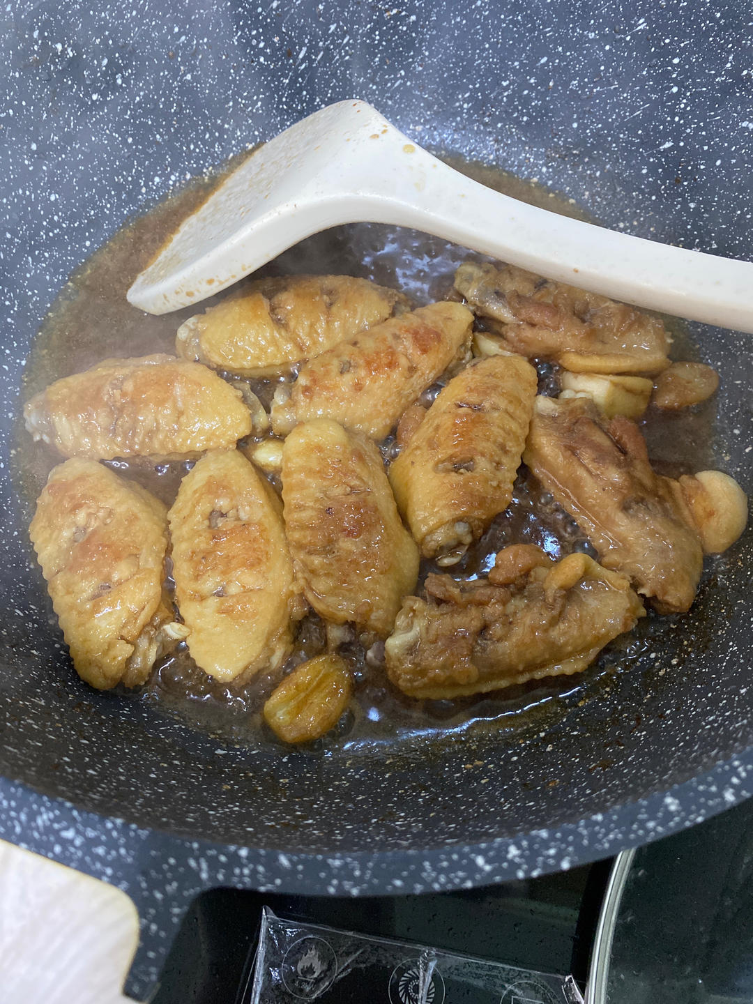 蒜香蚝油鸡翅中