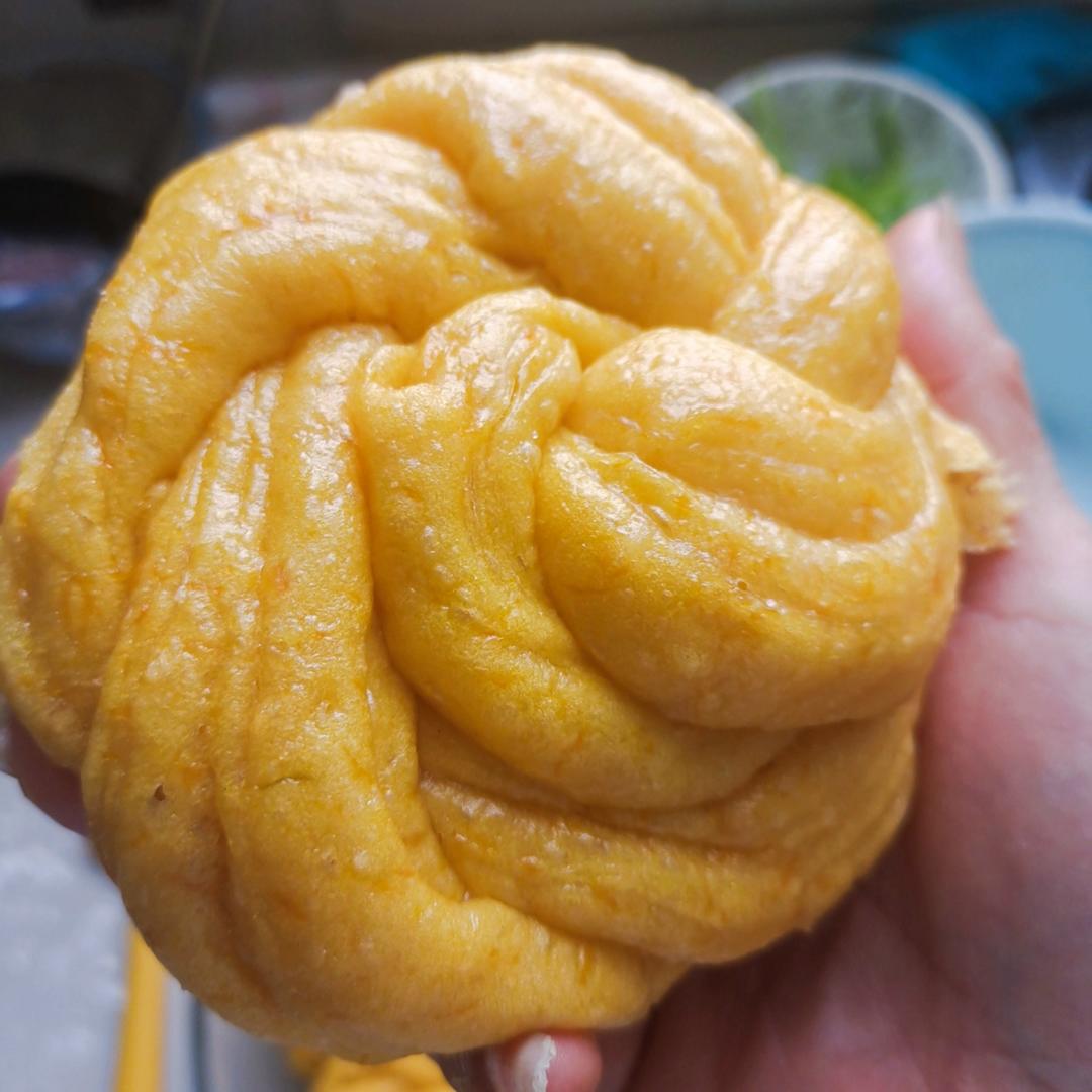 南瓜花卷