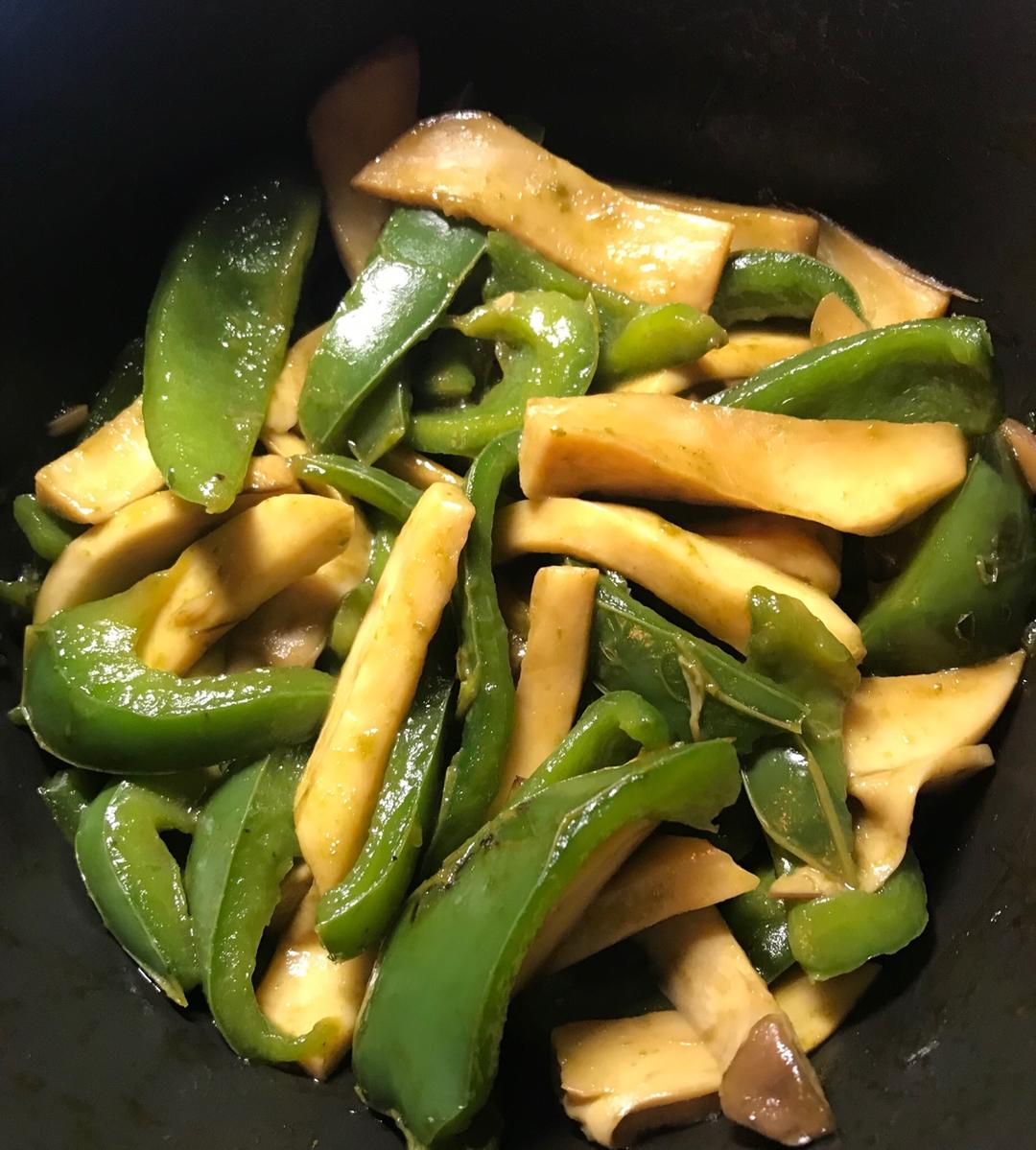 青椒素炒杏鲍菇