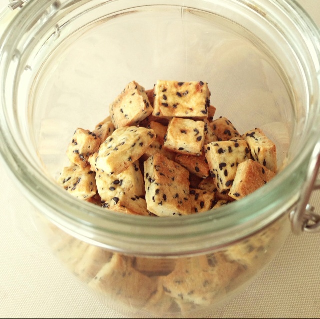 黑芝麻方块饼干