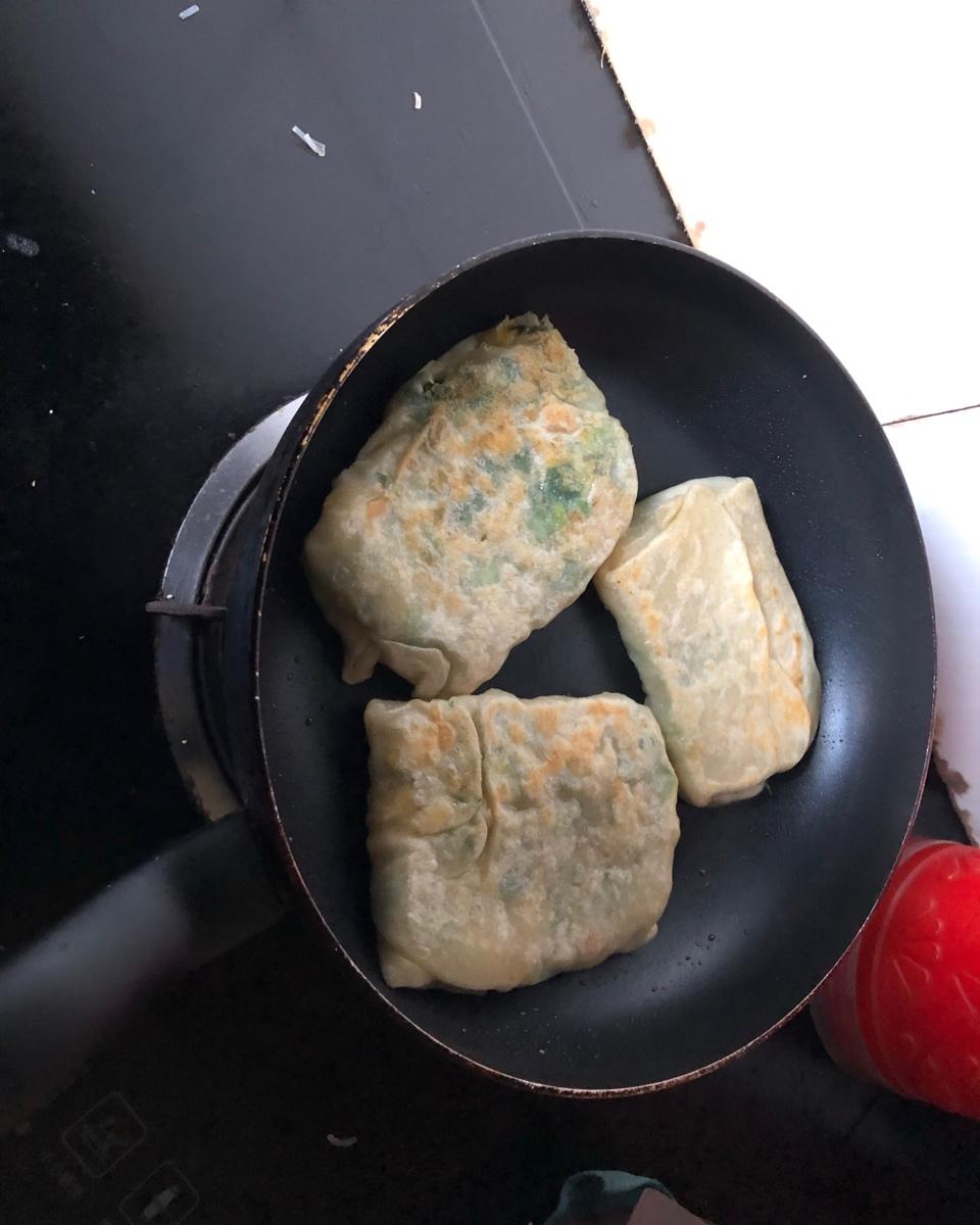 吹弹可破的韭菜盒子