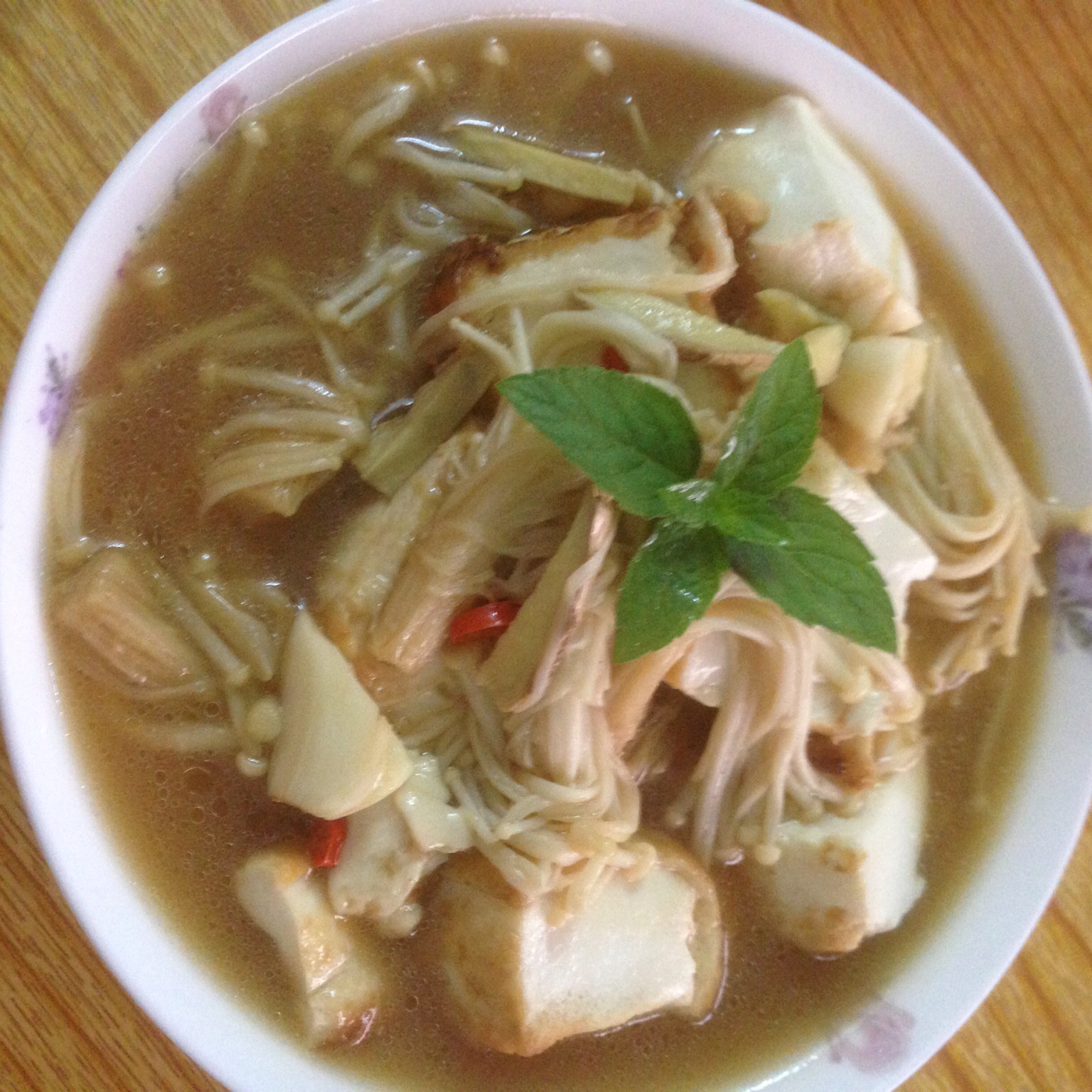 金针菇焖豆腐