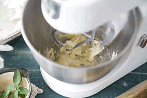 凯伍德厨师机食谱-爆浆蓝莓乳酪纸杯蛋糕的做法 步骤17