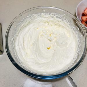 草莓奶油蛋糕…最基础的戚风奶油蛋糕.的做法 步骤9