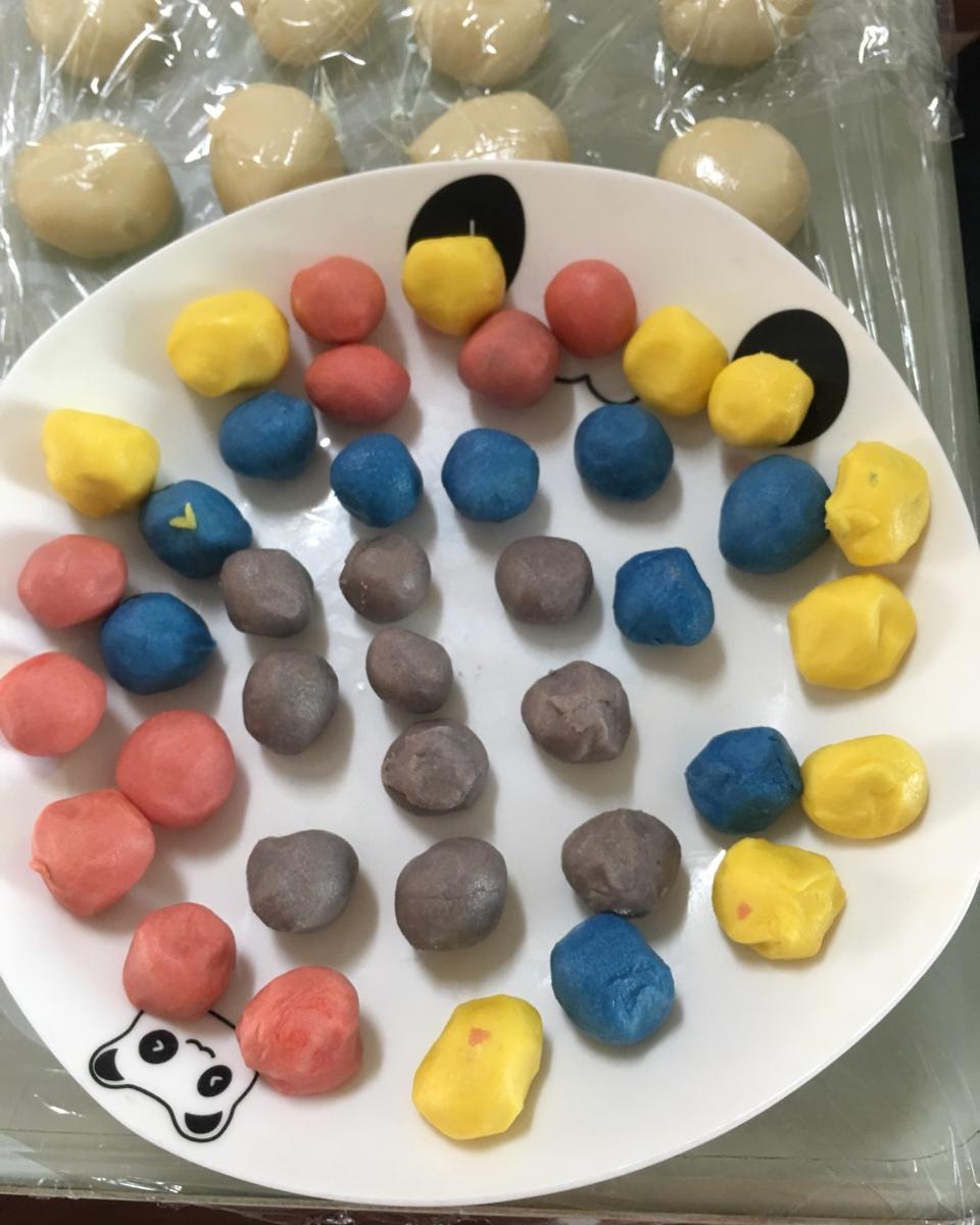 彩虹蛋黄酥（独角兽蛋黄酥）