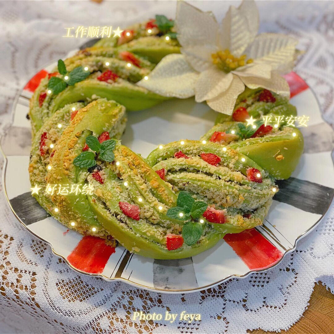 抹茶蔓越莓花环面包