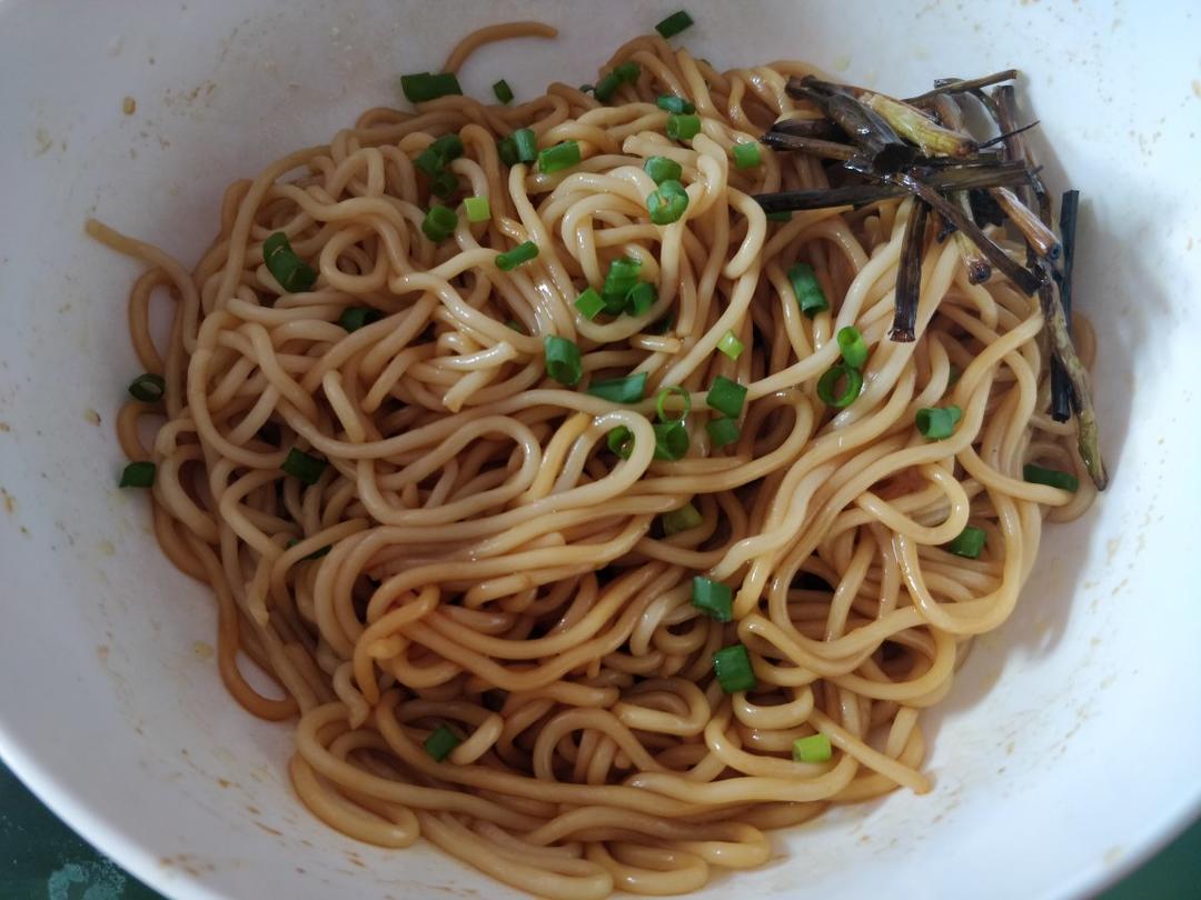 葱油拌面Spring Onion Noodles