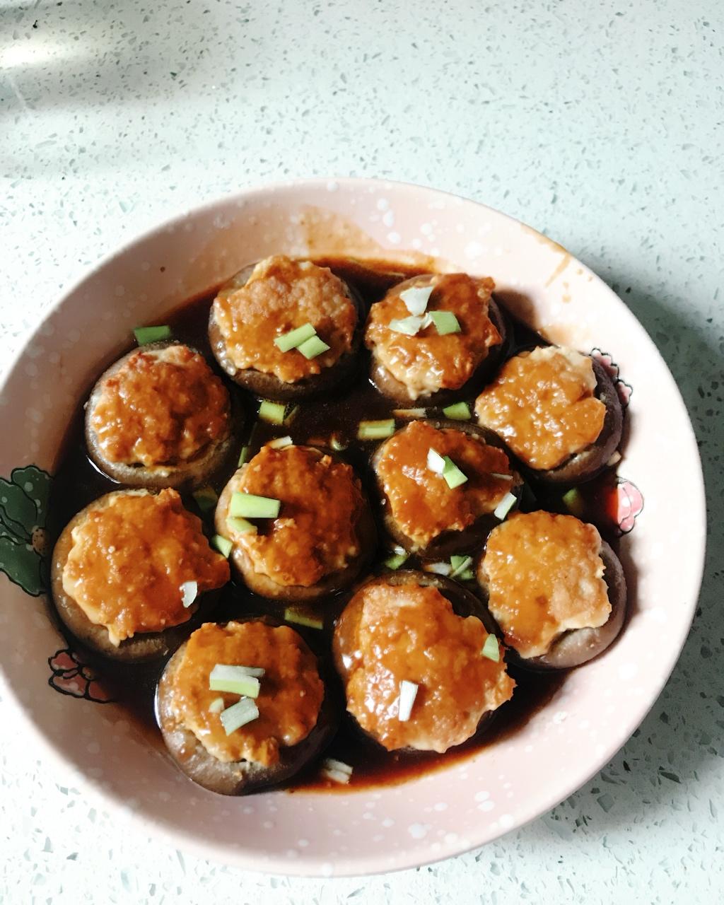 美味的肉酿香菇～～孩子爱吃的下饭菜