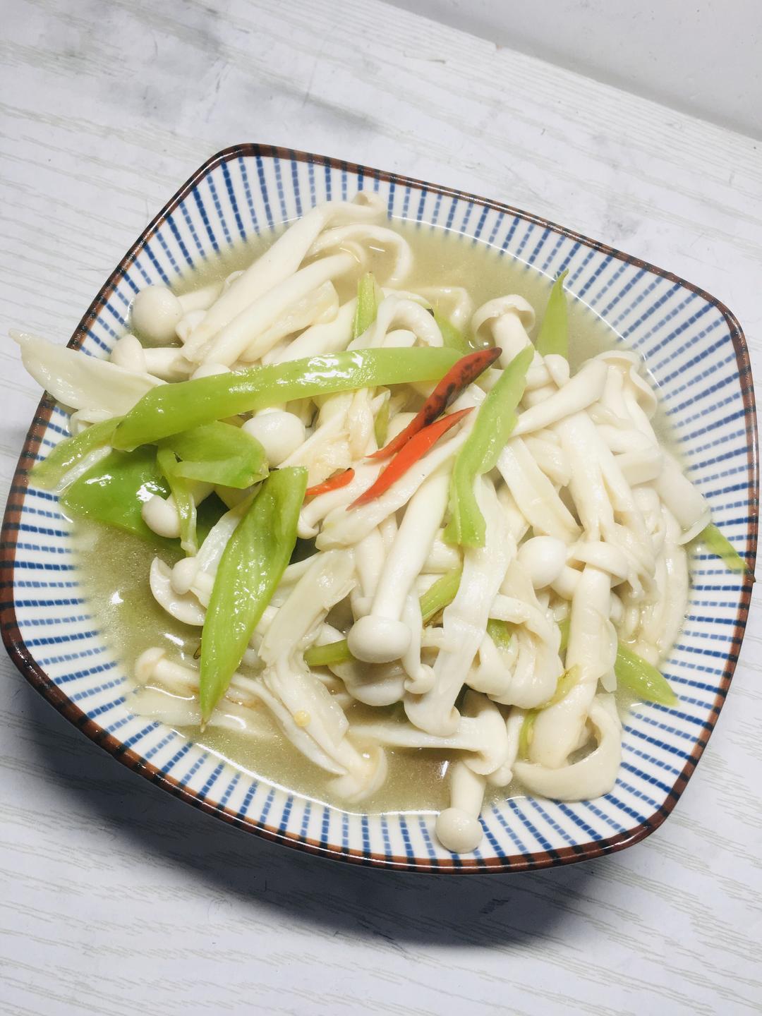 双椒炒海鲜菇的做法