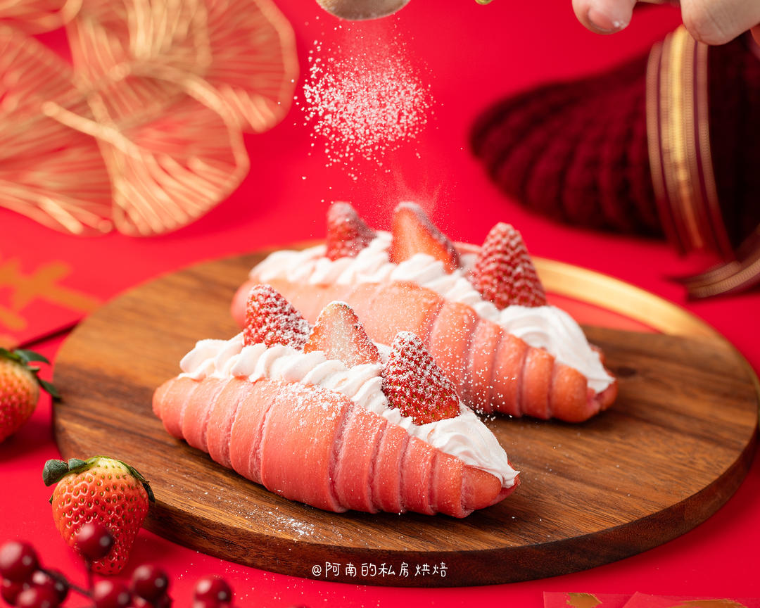 新年特辑：超有氛围的草莓奶油面包卷！