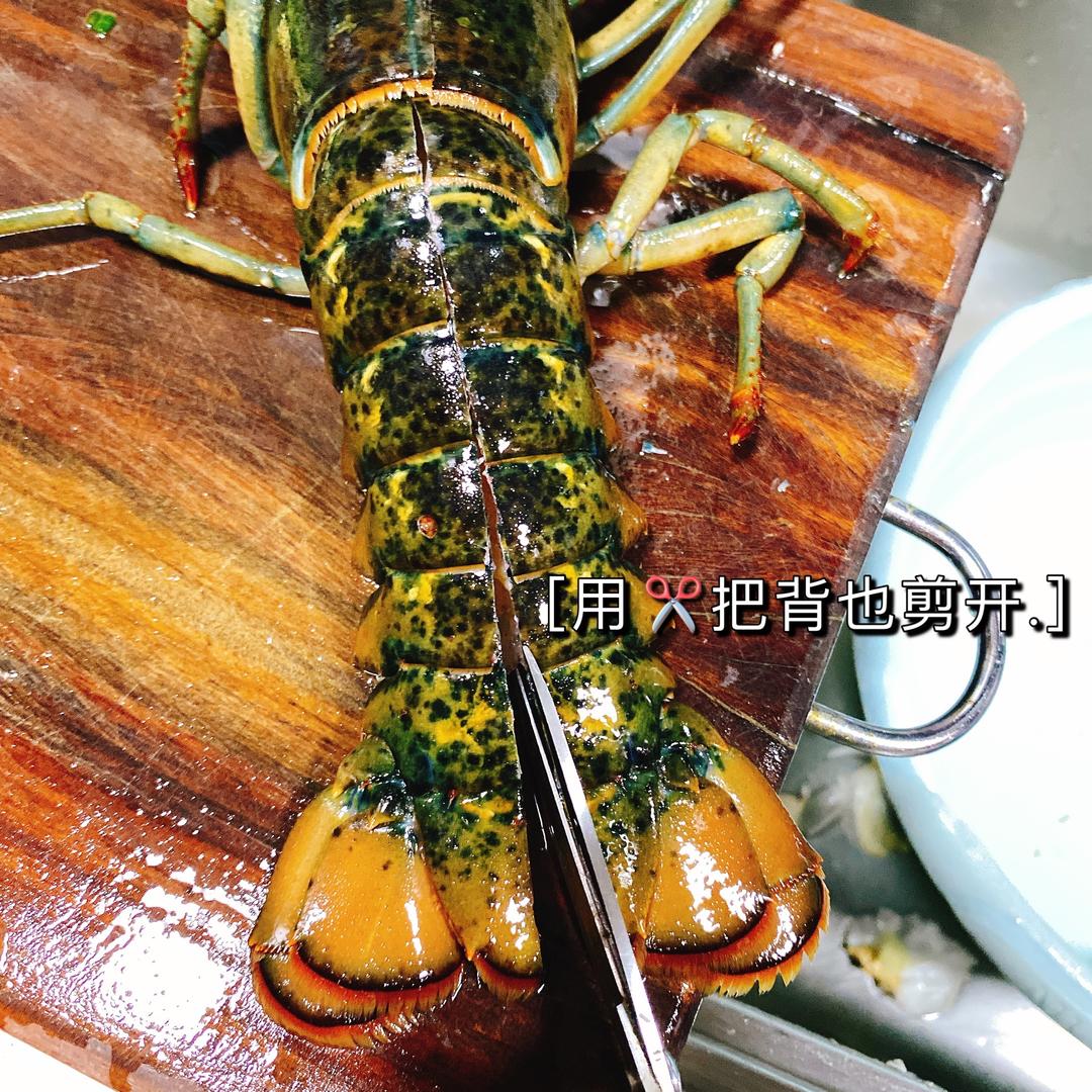 宴客倍有面儿的蒜蓉粉丝蒸波龙🦞分分钟化身星级大厨的做法 步骤4