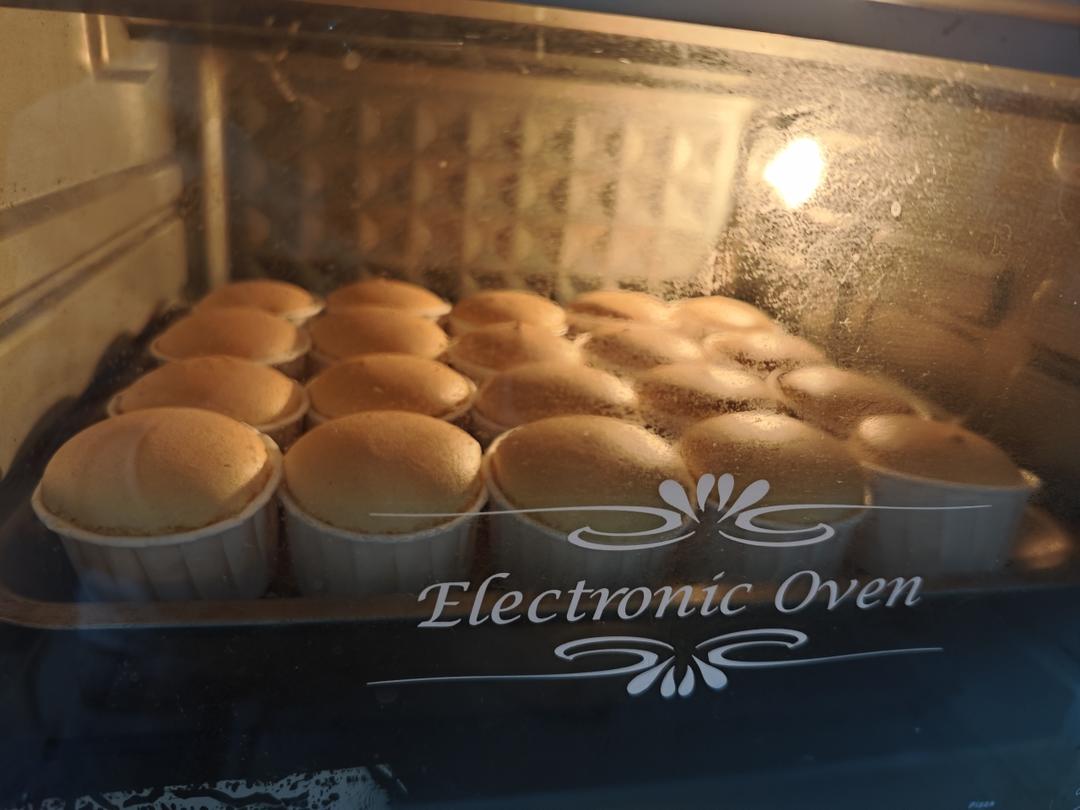 不塌陷不开裂不缩腰杯子蛋糕分享