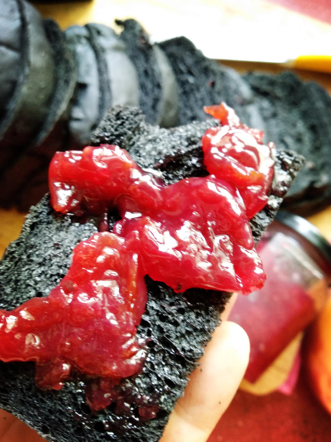 乌漆嘛黑的嘿嘿嘿竹炭蔓越莓奶酪吐司--附上烘焙新手的嘚吧嘚的做法